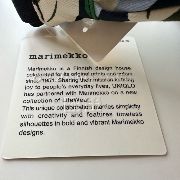 NEW Marimekko + Uniqlo Blue Floral crescent Round Mini Shoulder Bag. - Picture 5 of 6